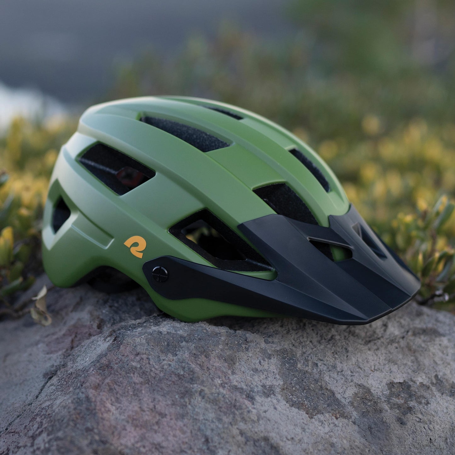 Rowan Mountain Bike Helmet | Retrospec