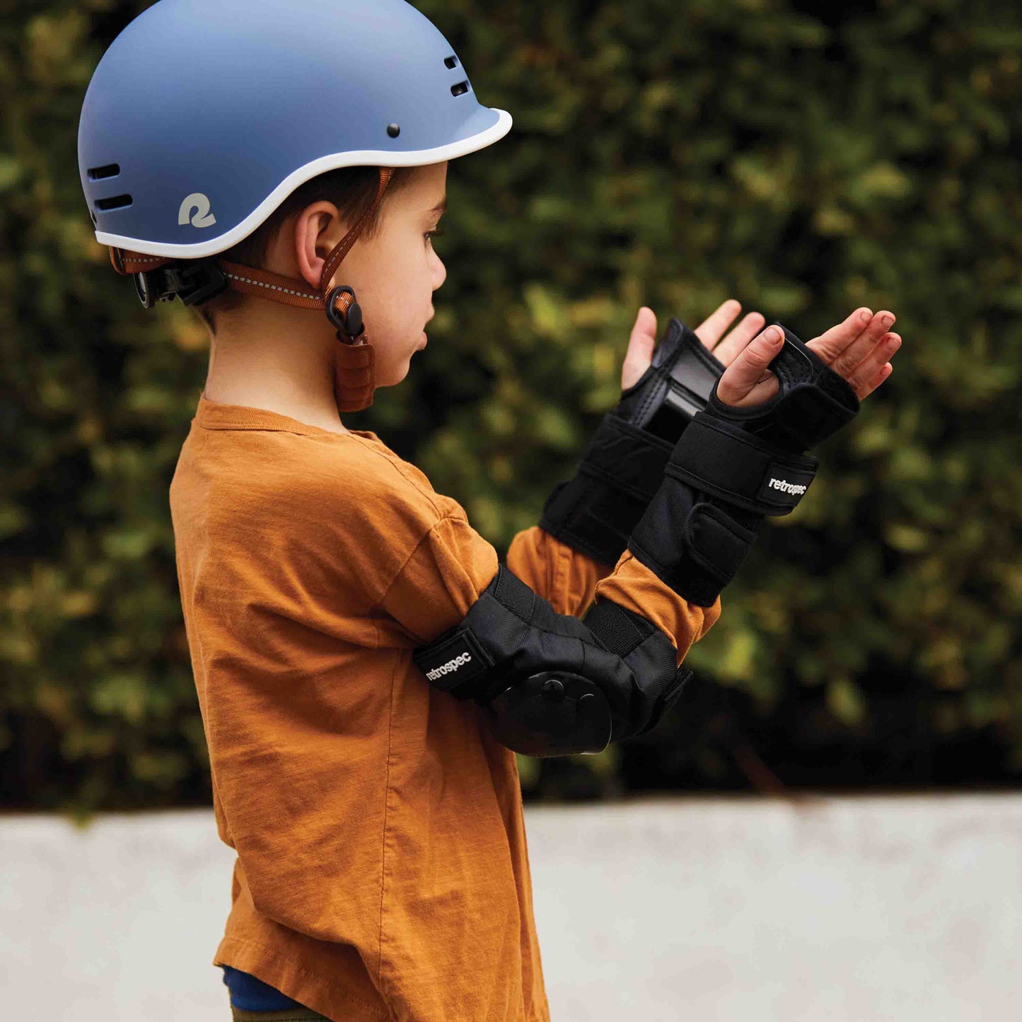 Protect Knee and Elbow Pads w/ Wrist Guards | Retrospec